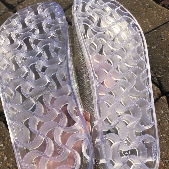 Clear jelly rhinestone slip in sandals! - Picture 12 of 17
